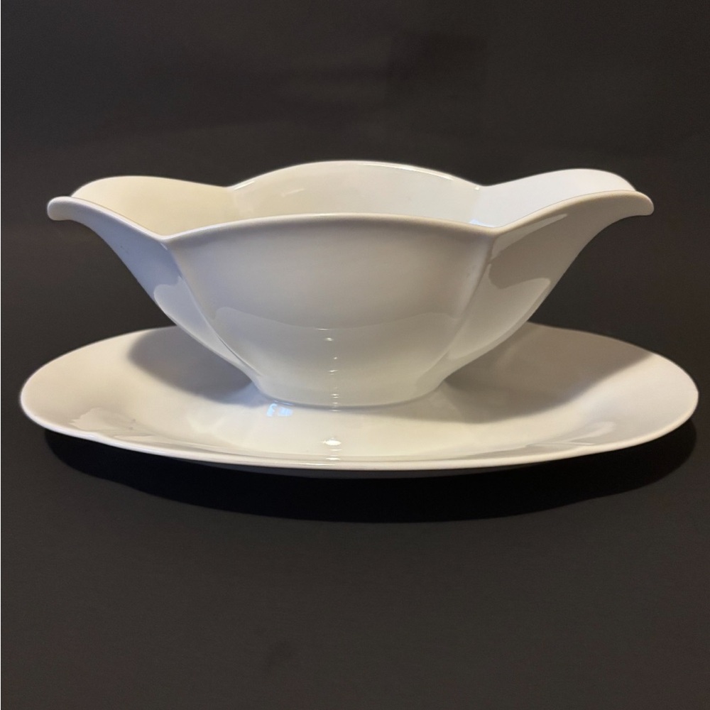 Hutschenreuther Gravy Boat BAVARIA GERMANY